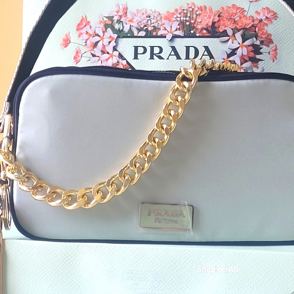 Prada - Picture 16 of 16